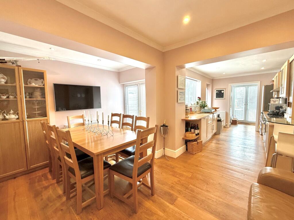 Main image of property: Avenue Road, Old Town, Swindon