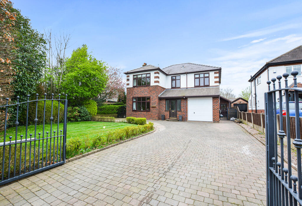 4 bedroom detached house for sale in Hoyles Lane, Preston, Lancashire, PR4