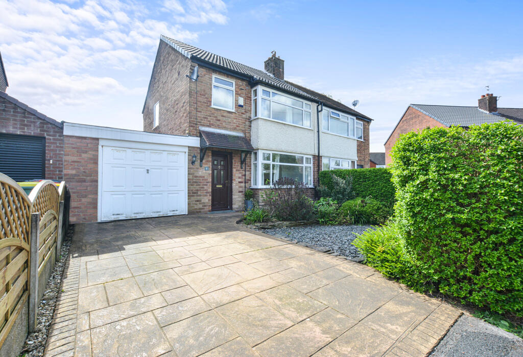 3 bedroom semidetached house for sale in Hurstway, Preston, Lancashire