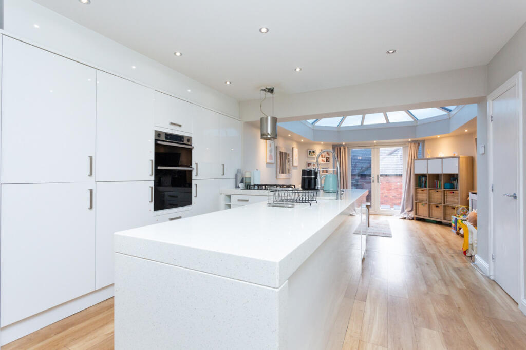 Main image of property: Ladybank Avenue, Fulwood, PR2