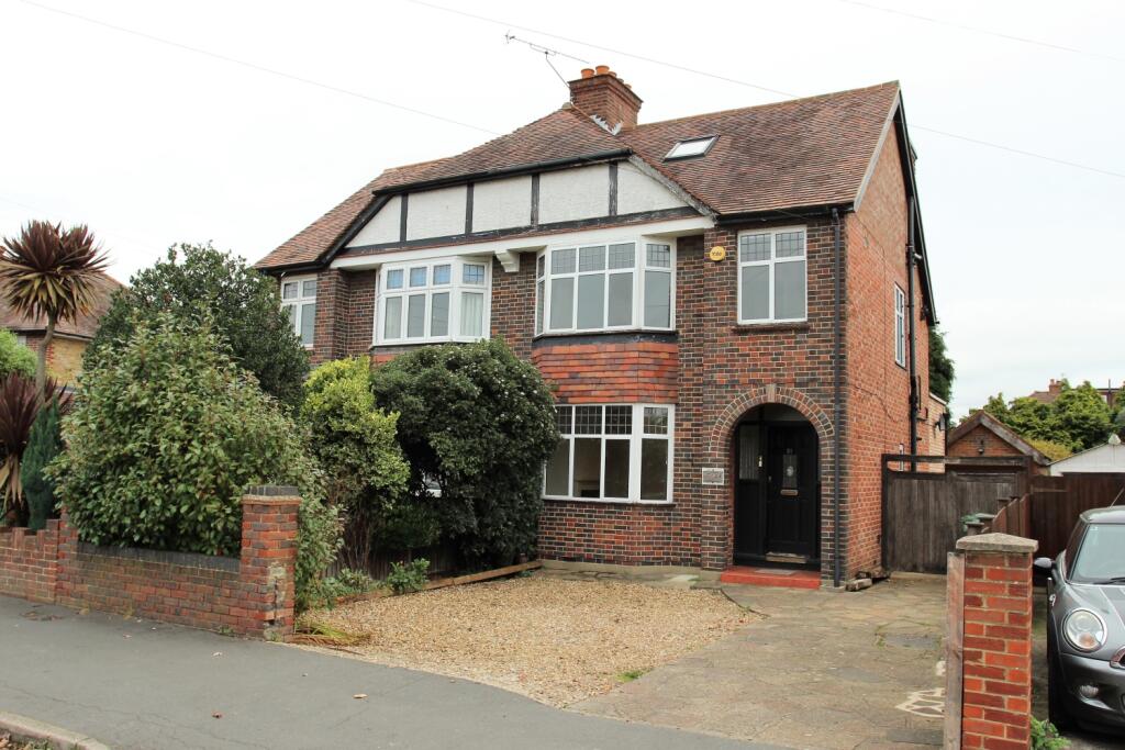 4 bedroom semidetached house for sale in Sidney Road, WaltononThames