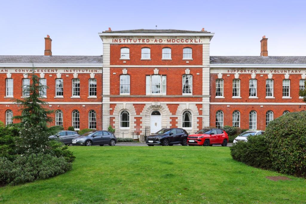 3 bedroom apartment for sale in Ellesmere Place, WaltononThames