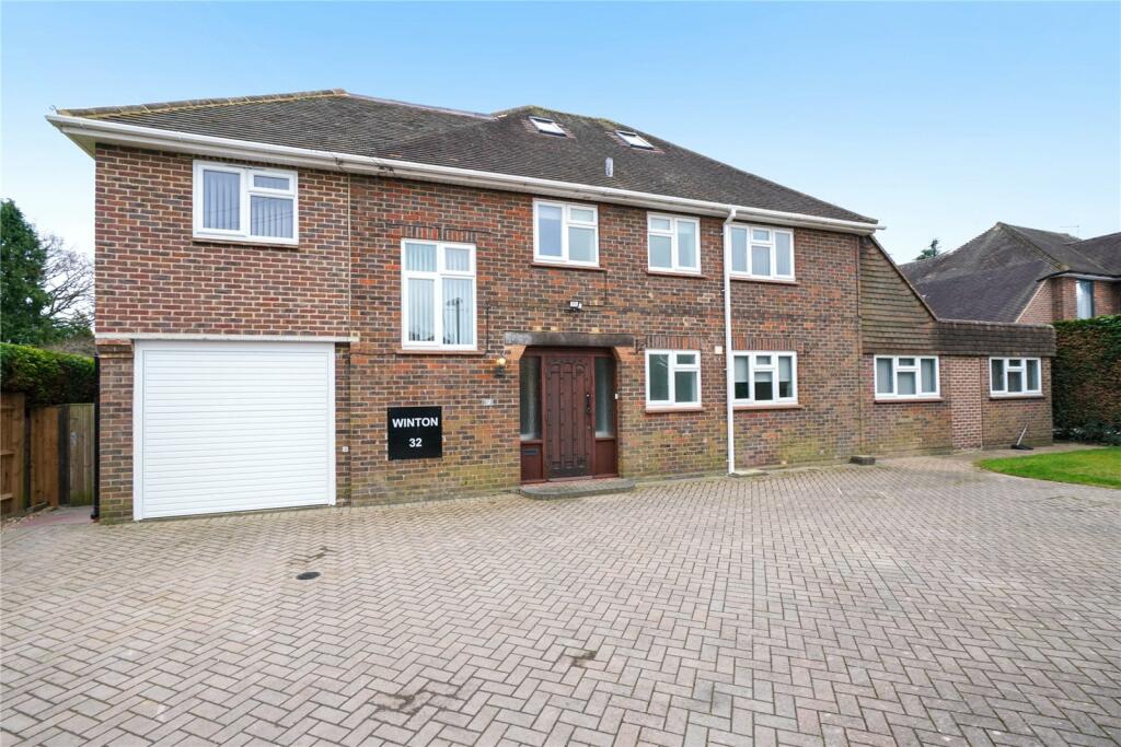 5 bedroom detached house for sale in Woodham Road, Horsell, Woking, GU21