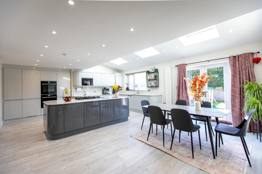 Main image of property: Markham Crescent, Leeds, LS19