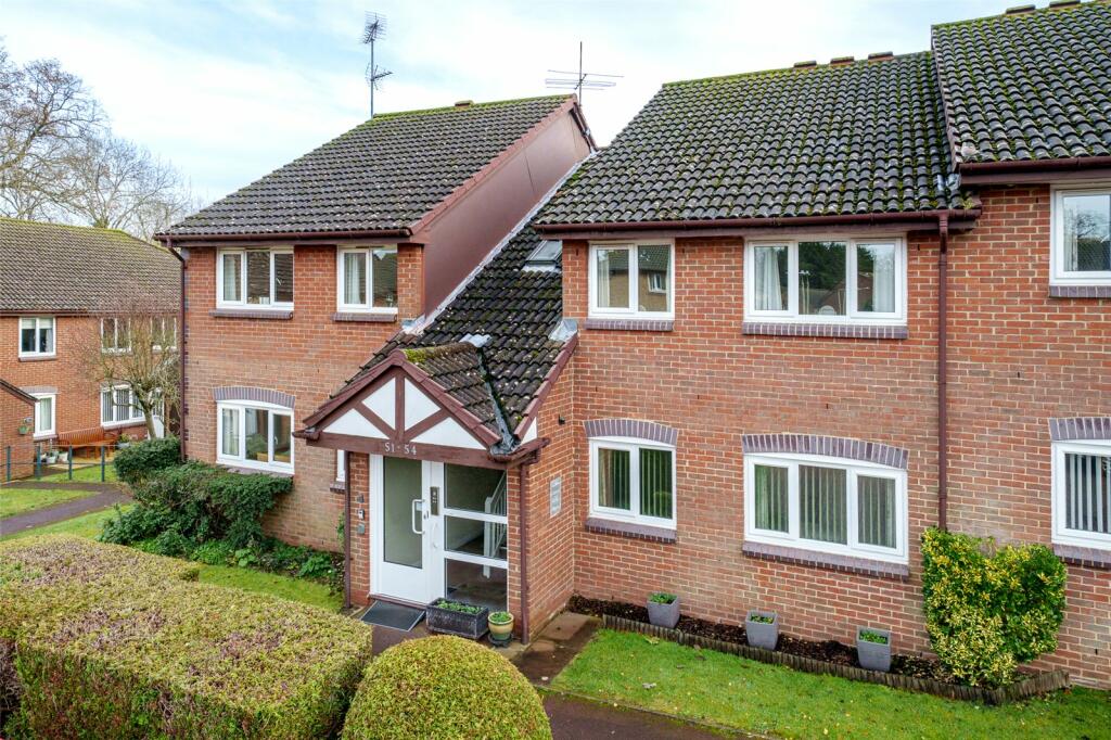 2 bedroom retirement property for sale in Acorn Drive, Wokingham