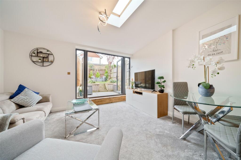 1 bedroom semidetached house for sale in Langborough Road, Wokingham