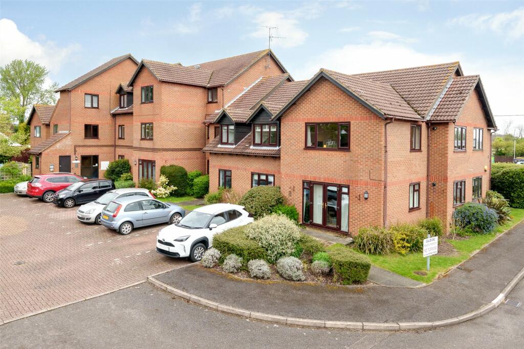 2 bedroom apartment for sale in Sadlers Court, Winnersh, Wokingham