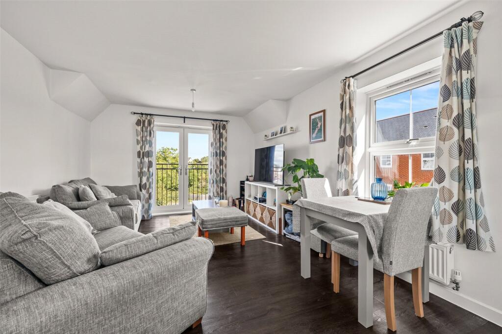 Main image of property: Ifould Crescent, Wokingham, Berkshire, RG40