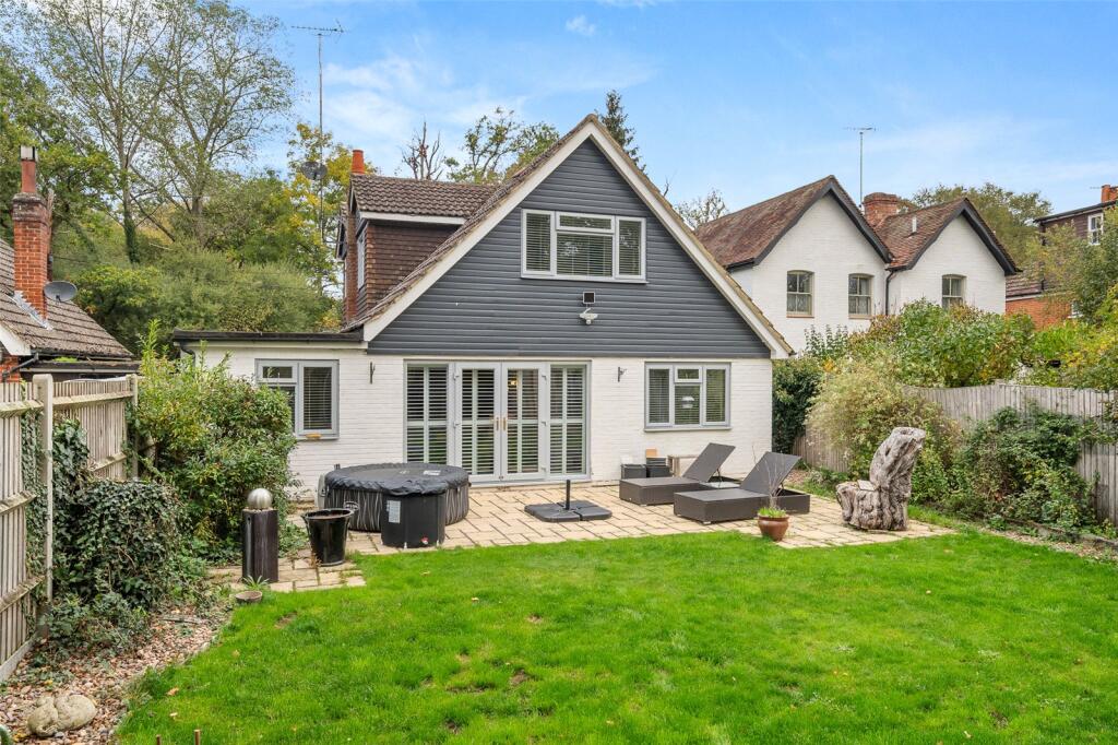 Main image of property: Park Lane, Finchampstead, Wokingham, Berkshire, RG40