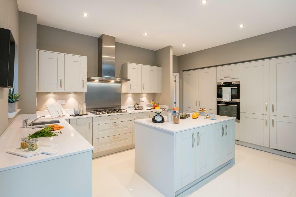 4 bedroom detached house for sale in Gartree Road, Oadby, Leicester