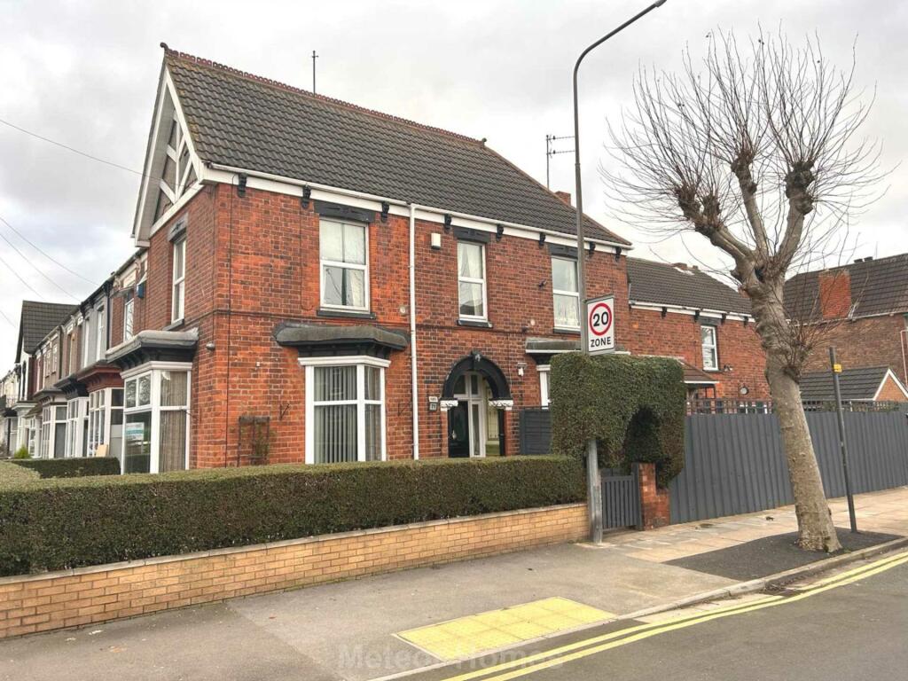 4 bedroom end of terrace house for sale in Humberstone Road, Grimsby, DN32