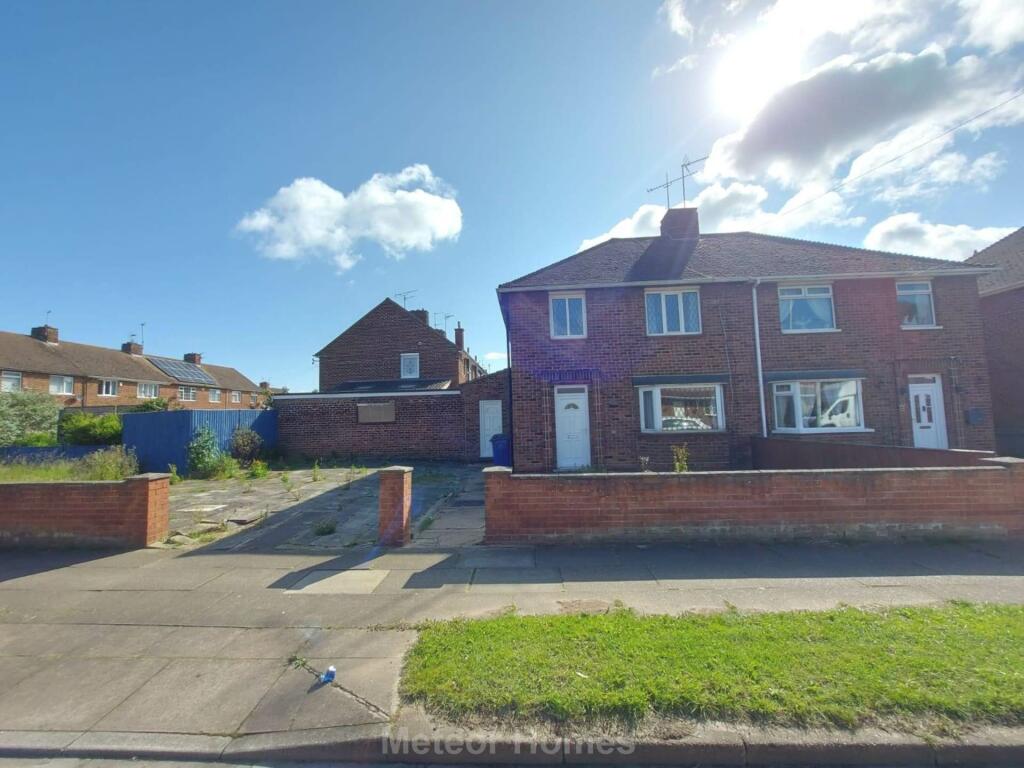 3 bedroom semidetached house for sale in Ladysmith Road, Grimsby, DN32