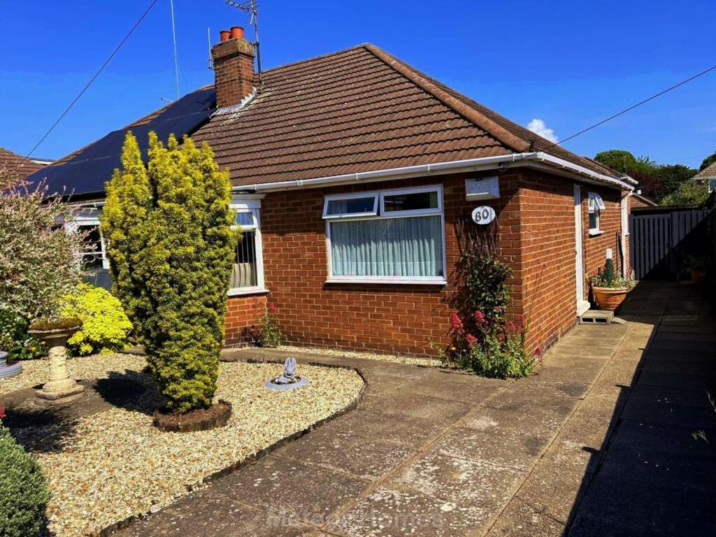 2 bedroom semidetached house for sale in The Ridgeway, Grimsby, DN34