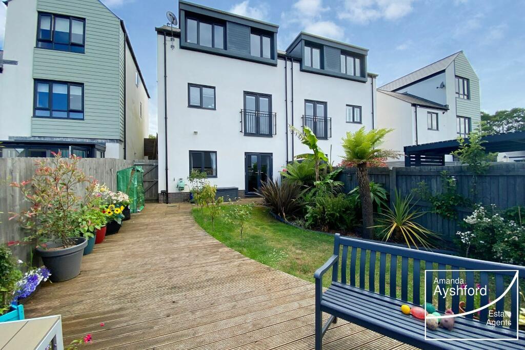 4 bedroom semidetached house for sale in Hollyhock Way, Paignton, TQ4