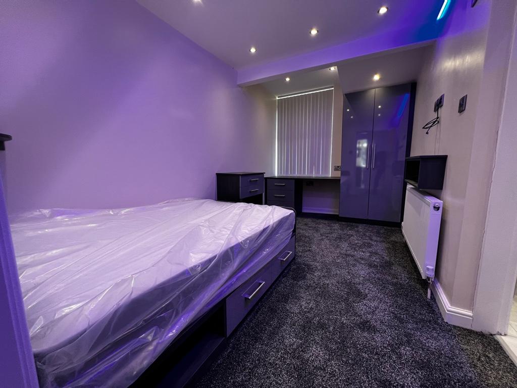 Main image of property: Cliff Road, Leeds, West Yorkshire, LS6