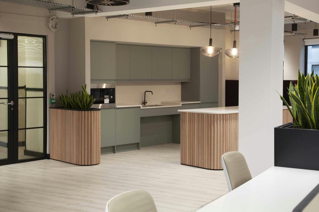 PivotMark 3rd flr_0605.jpg