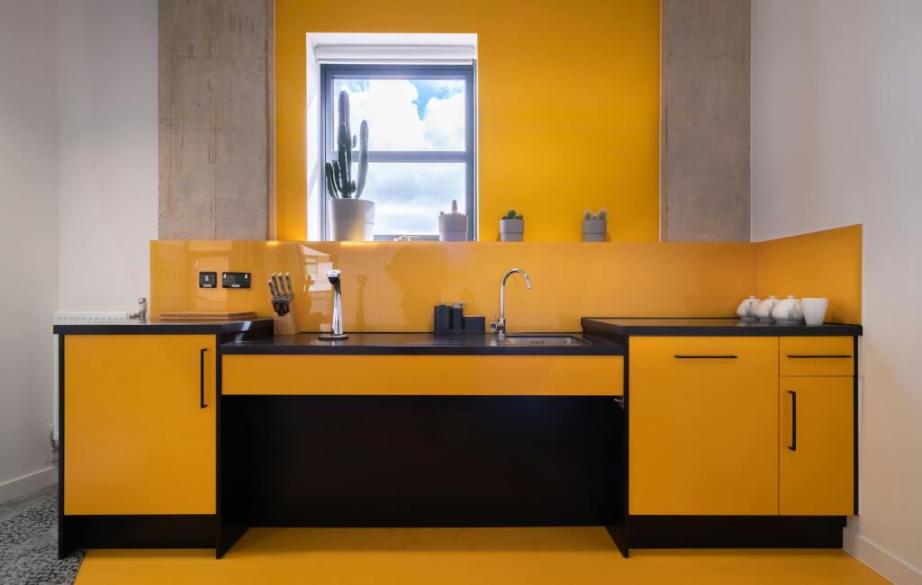 kitchen yellow2.jpg