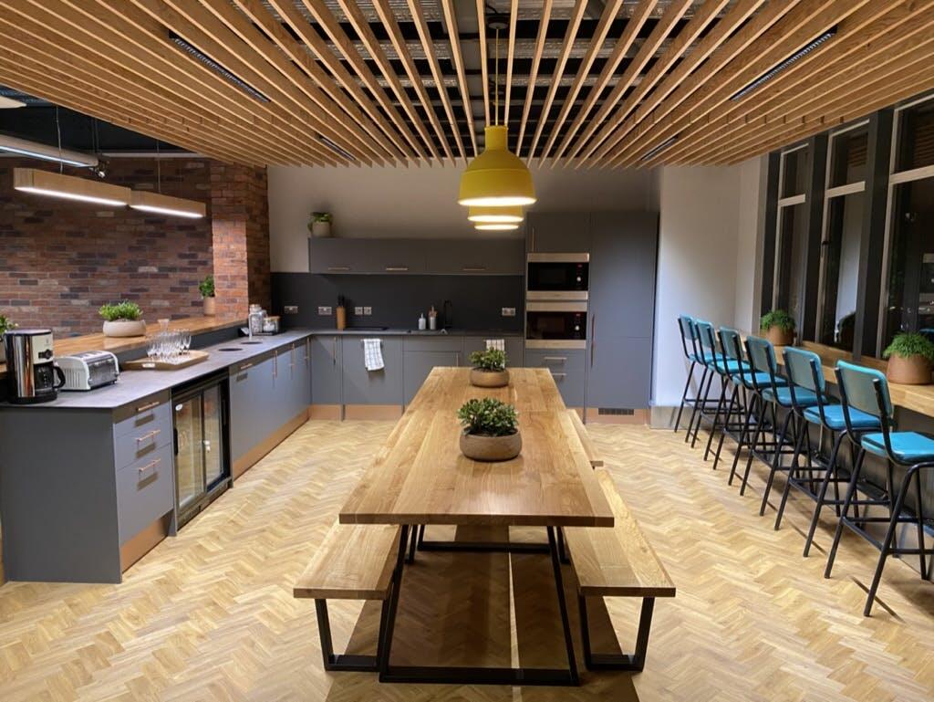 0CCE9D174A FBFE09C7230EF_1_105_c.jpeg