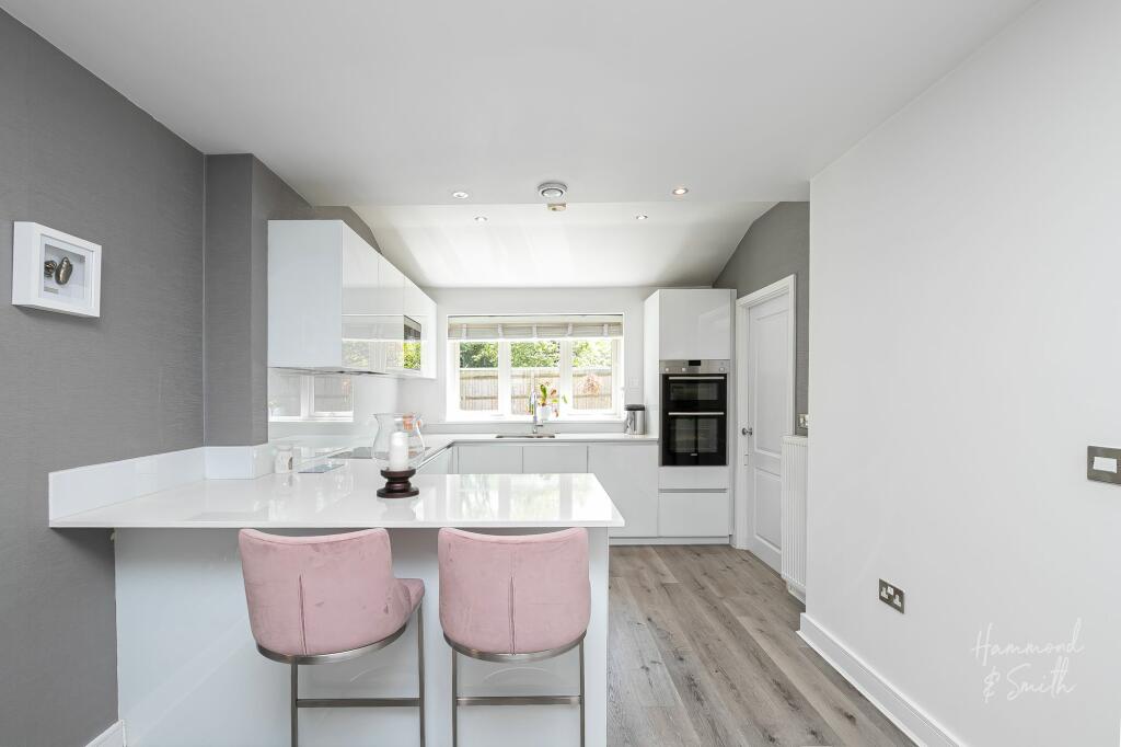 Additional property image - Buckingham Road, Epping, CM16