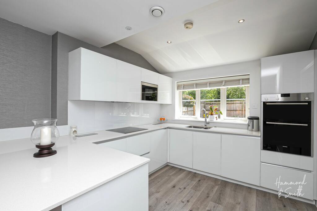 Additional property image - Buckingham Road, Epping, CM16