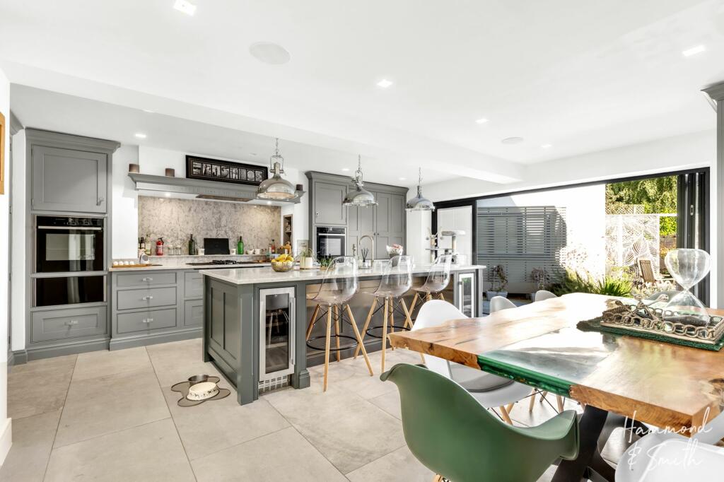 Additional property image - Kendal Avenue, Epping, CM16