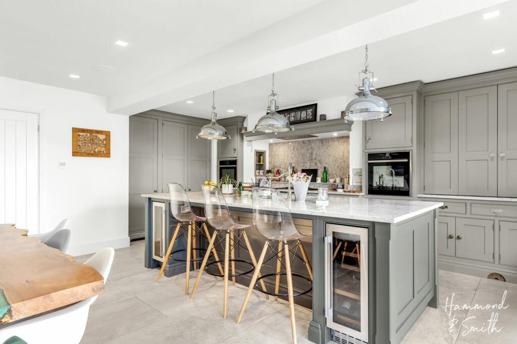 Additional property image - Kendal Avenue, Epping, CM16