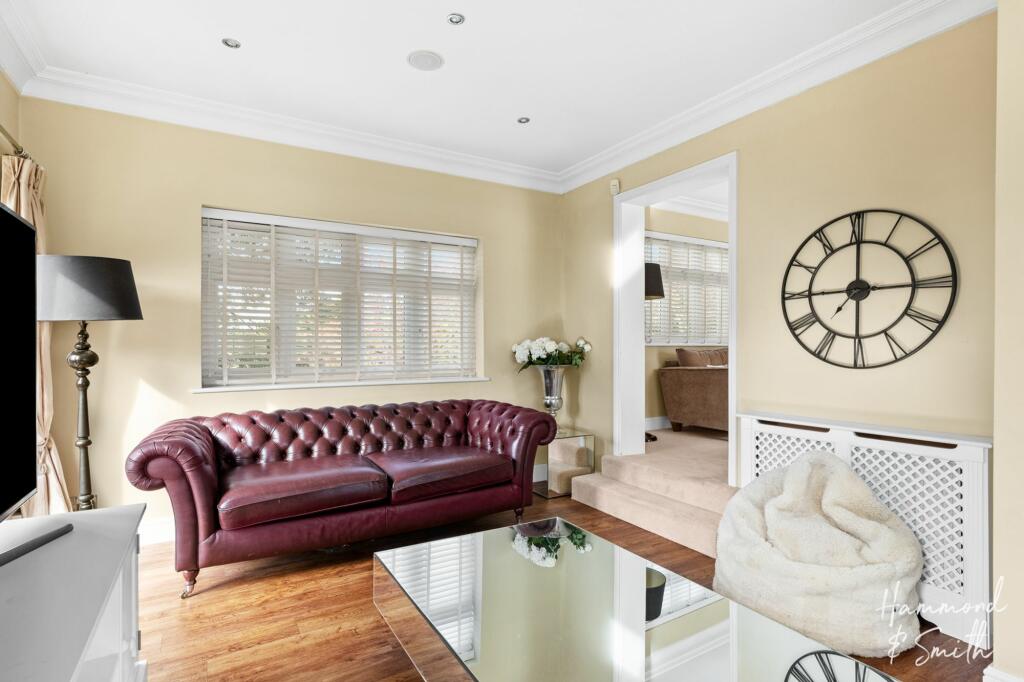 Additional property image - Mount End, Theydon Mount, CM16