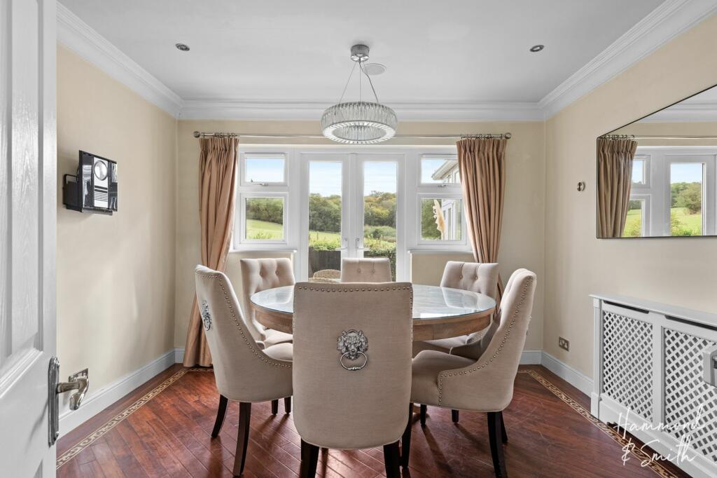Additional property image - Mount End, Theydon Mount, CM16