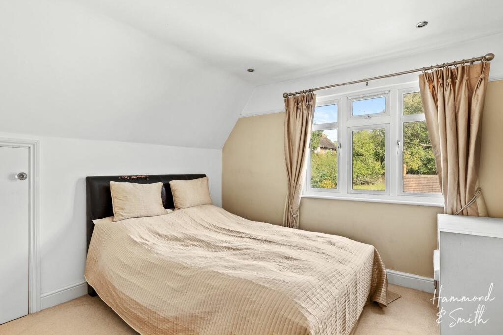 Additional property image - Mount End, Theydon Mount, CM16