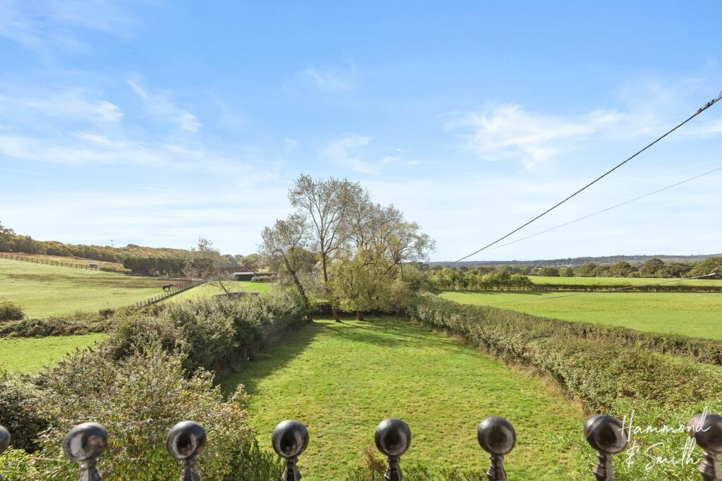 Additional property image - Mount End, Theydon Mount, CM16