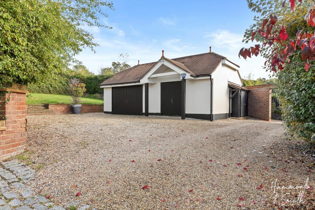 Additional property image - Mount End, Theydon Mount, CM16