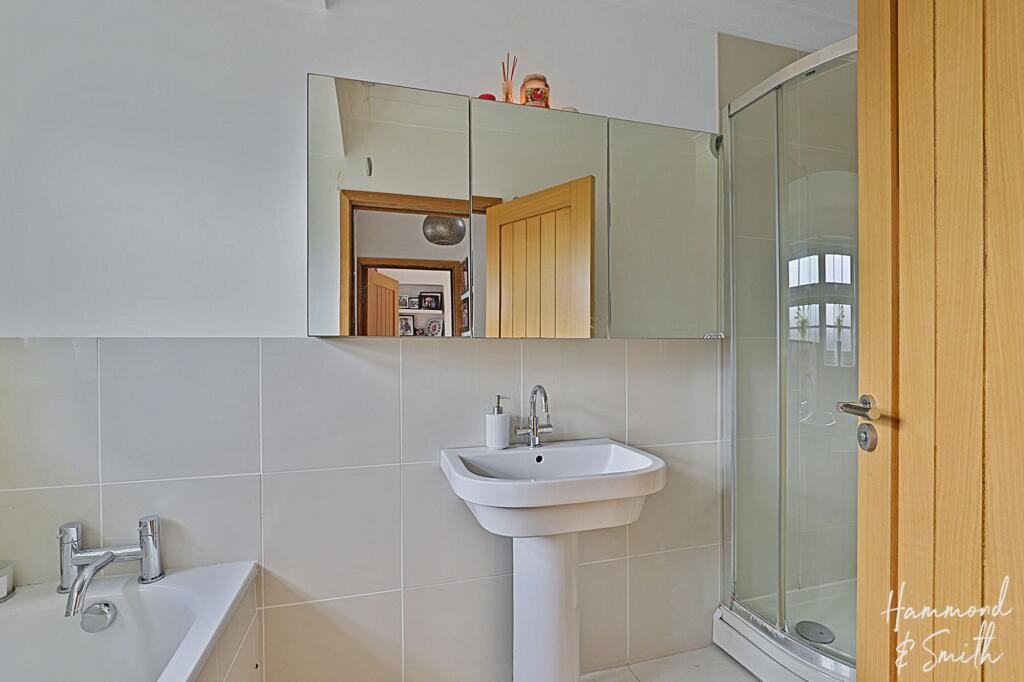 Additional property image - Red Oaks Mead, Theydon Bois, CM16