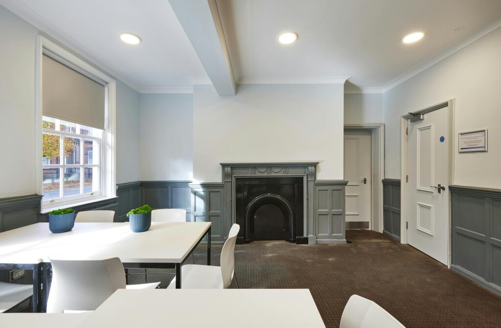 WHITE HOUSE_HLA8552_HR.jpg