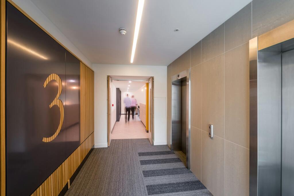 3888 111 Piccadilly 0092.jpg