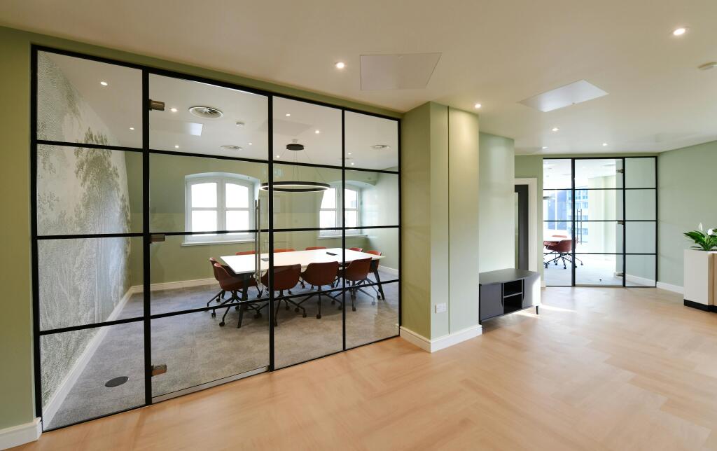 7th Floor Fitted Suite