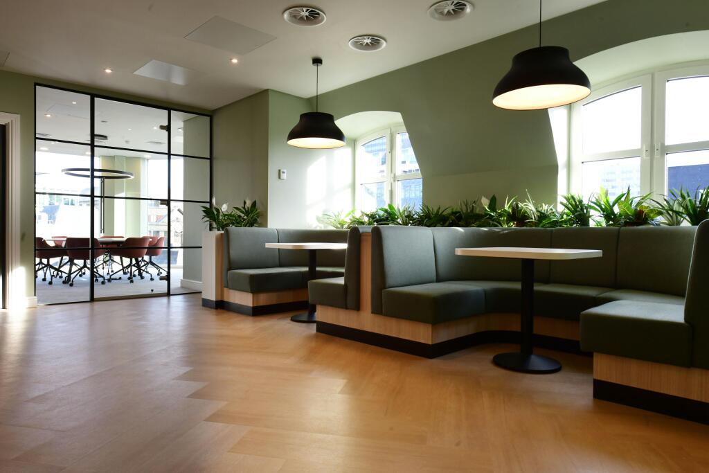 7th Floor Fitted Suite