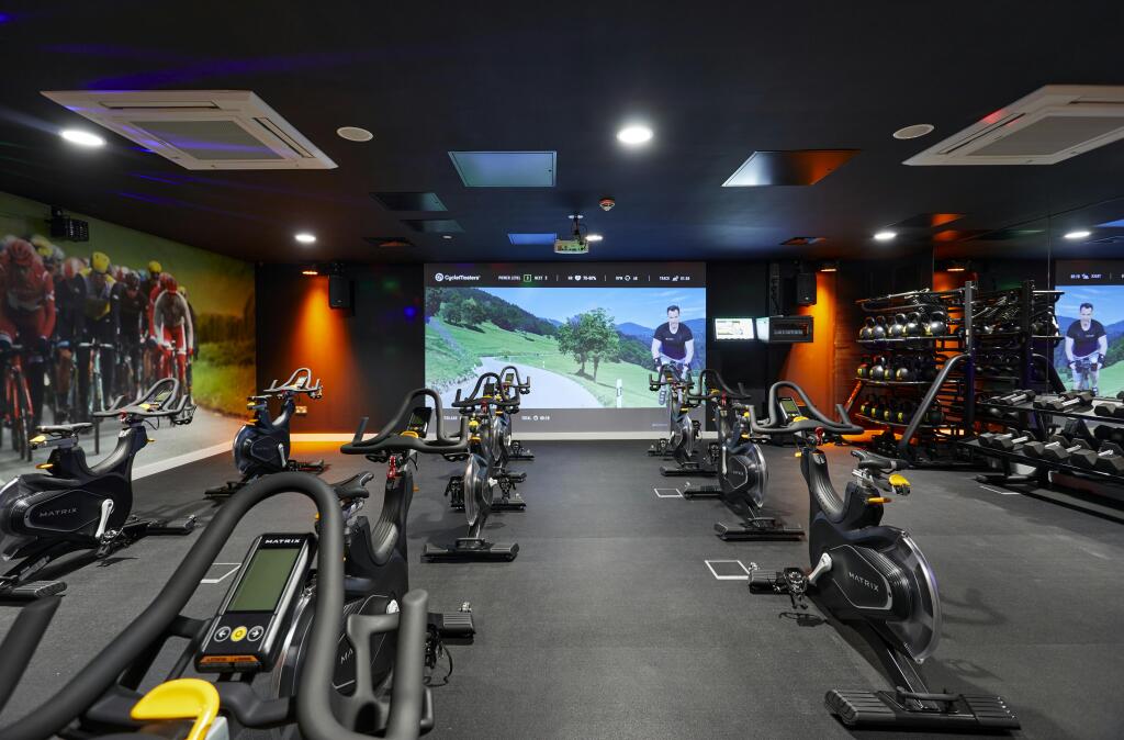 THE LINCOLN_HLA7476_HR.jpg