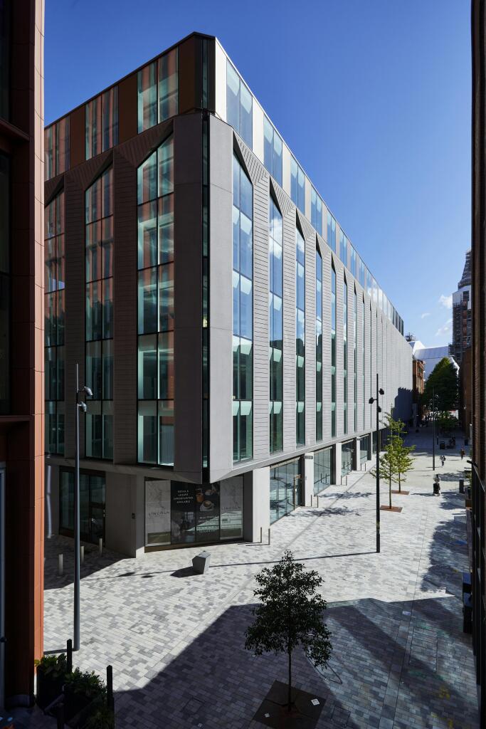 THE LINCOLN_HLA7259_HR.jpg