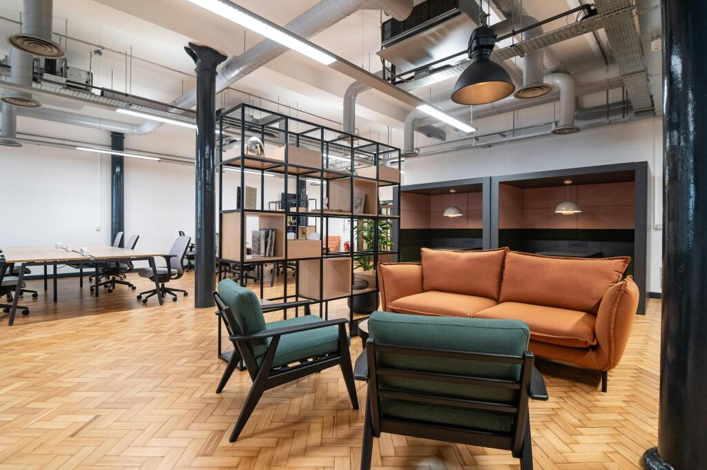 1st Floor Fitted Suite