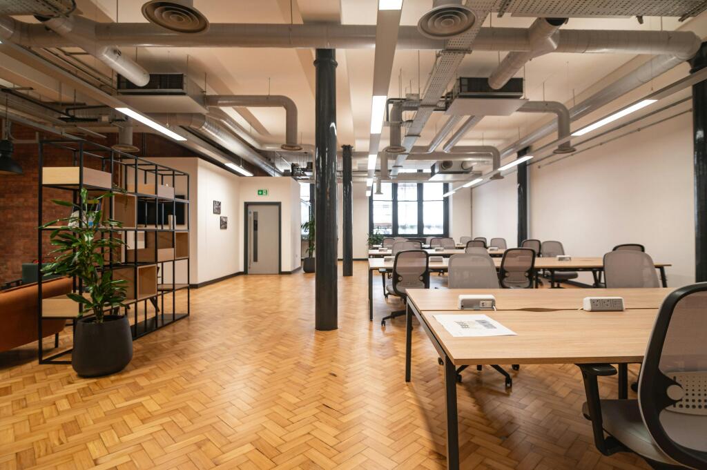 1st Floor Fitted Suite