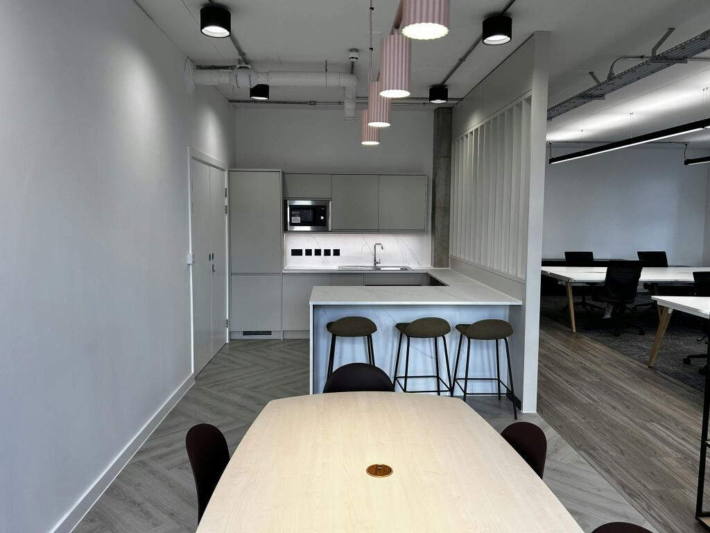 Fitted part 4th floor