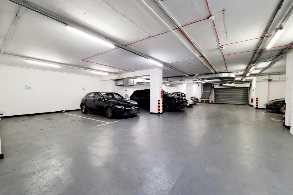 53Car_park_010.jpg