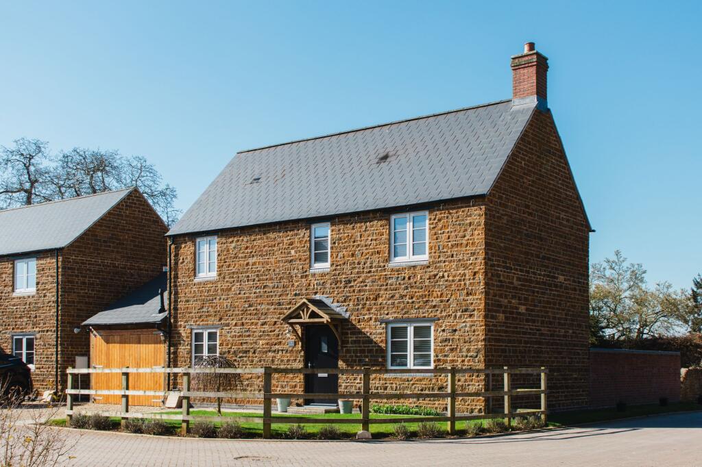 Main image of property: Meadow Drive, Middleton Cheney, OX17