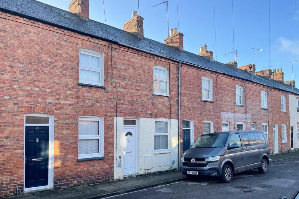 2 bedroom terraced house for sale in Old Grimsbury Road, Banbury, OX16