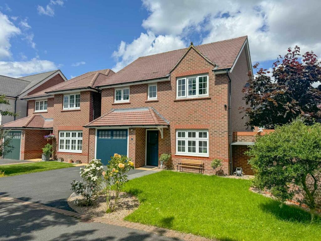 4 bedroom detached house for sale in Royal Drive, Countesthorpe, LE8