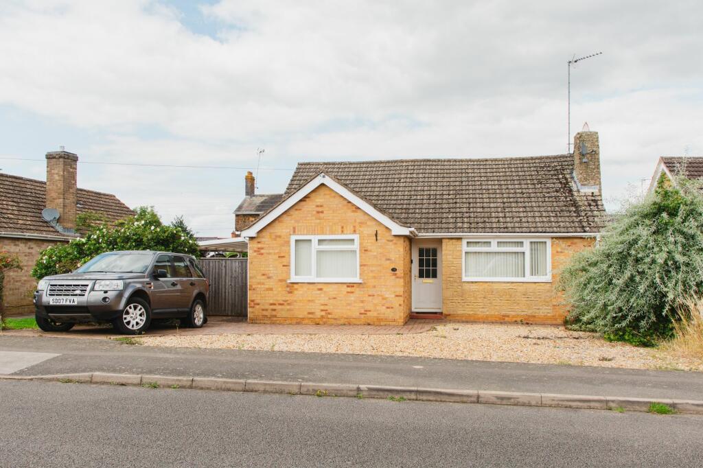3 bedroom detached bungalow for sale in Horton Drive, Middleton Cheney