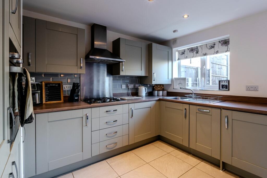 Additional property image - Meadow Way, Tamworth, B79
