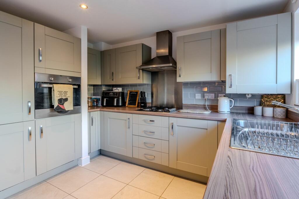 Additional property image - Meadow Way, Tamworth, B79