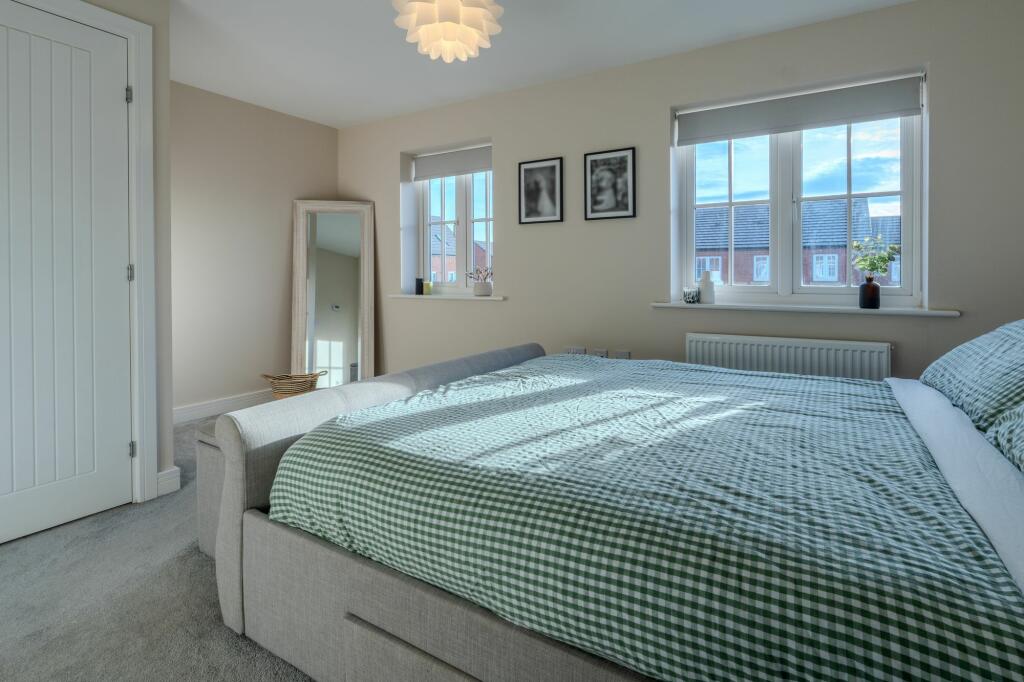 Additional property image - Meadow Way, Tamworth, B79