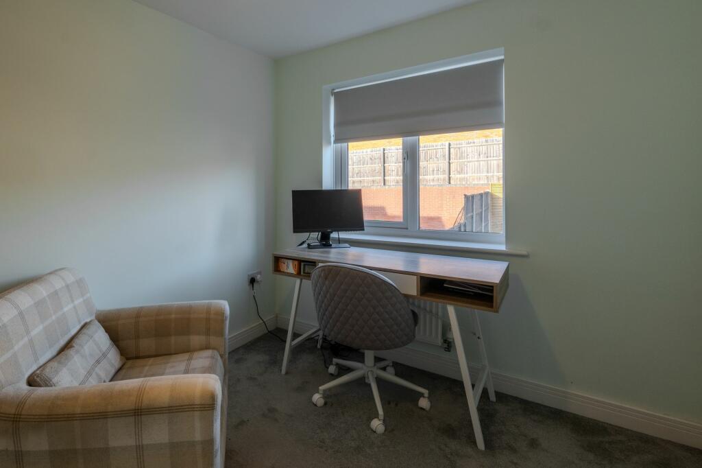 Additional property image - Meadow Way, Tamworth, B79